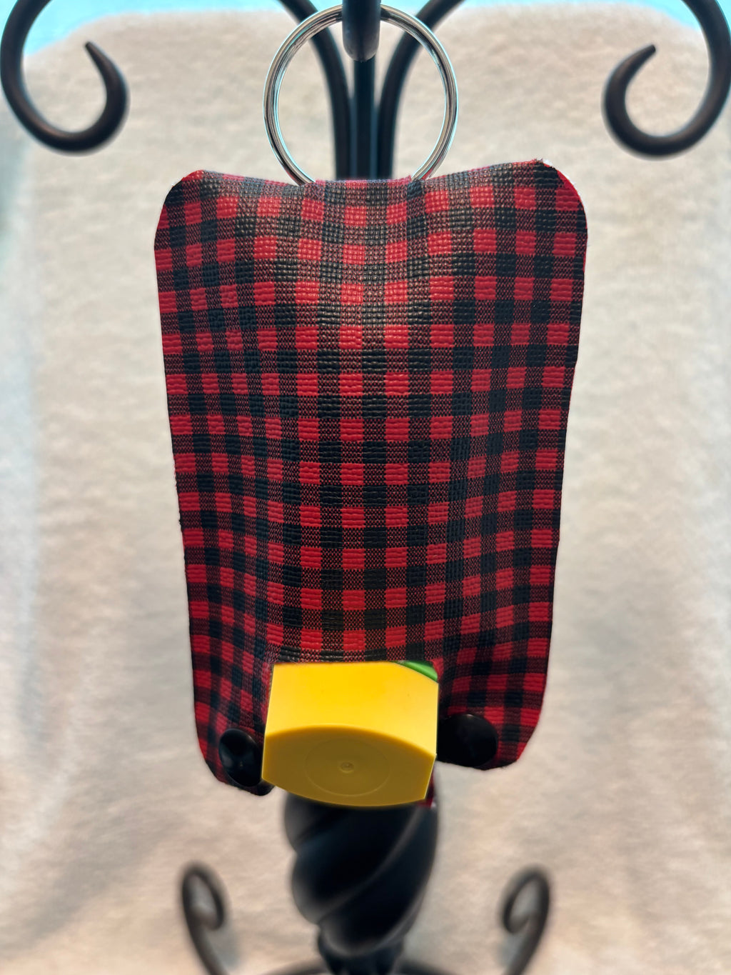 Asthma pump keychain holder