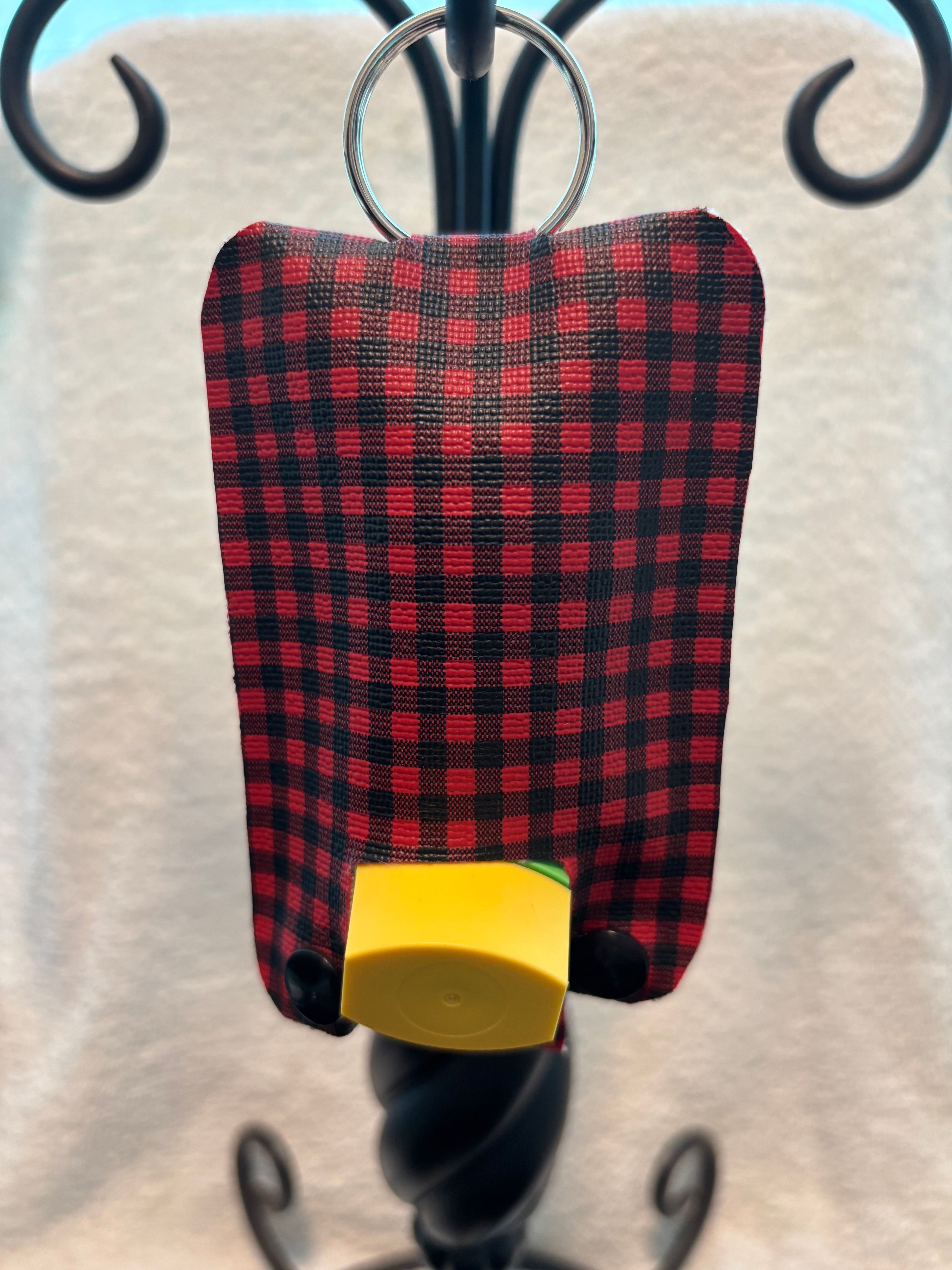 Asthma pump keychain holder