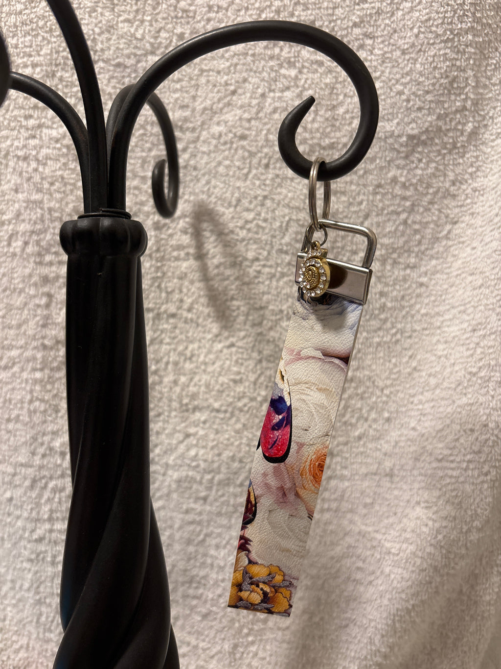 Keychain-faux leather wristlet Muli-color