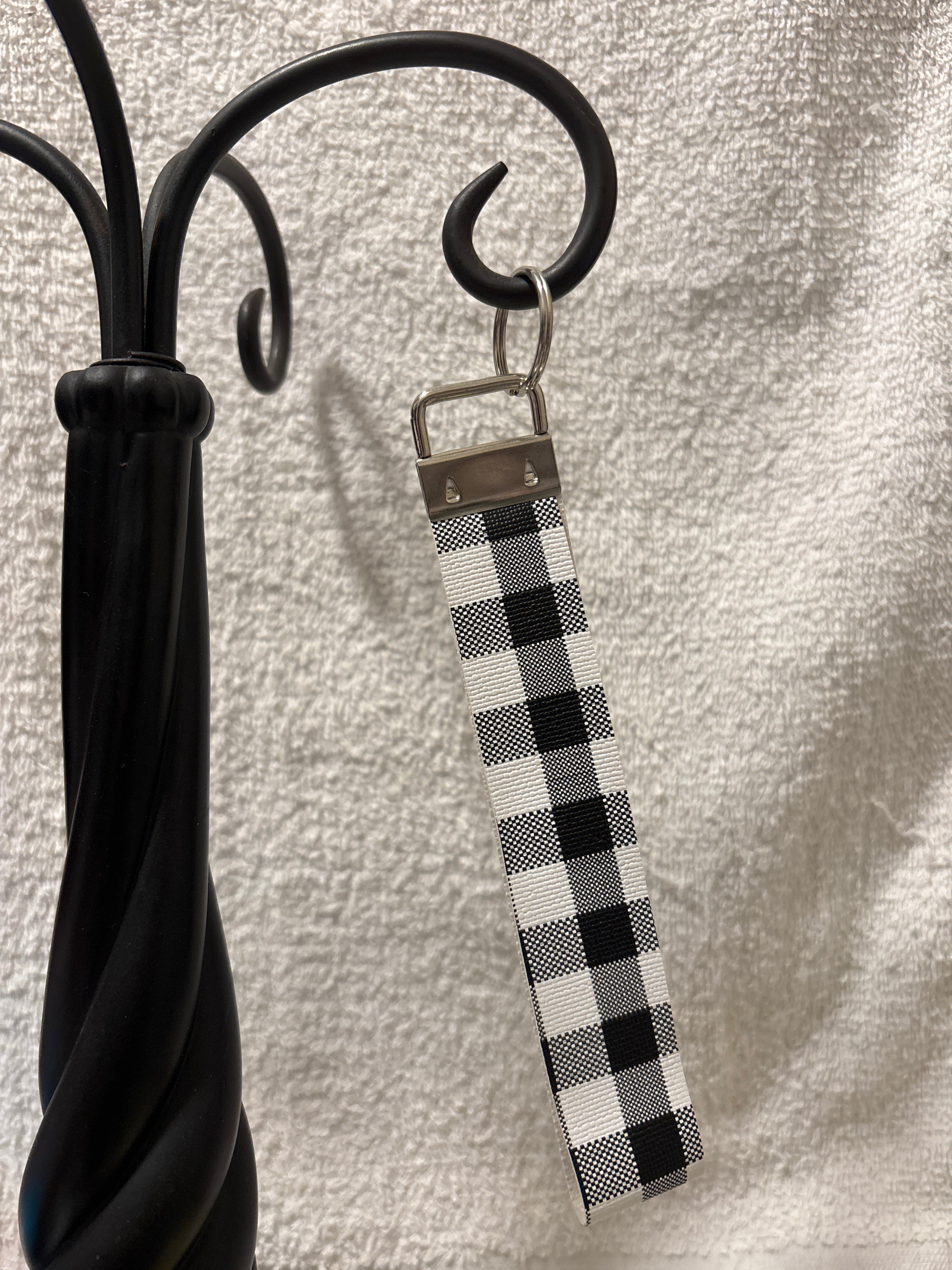 Keychain -faux leather wristlet (Checkered)