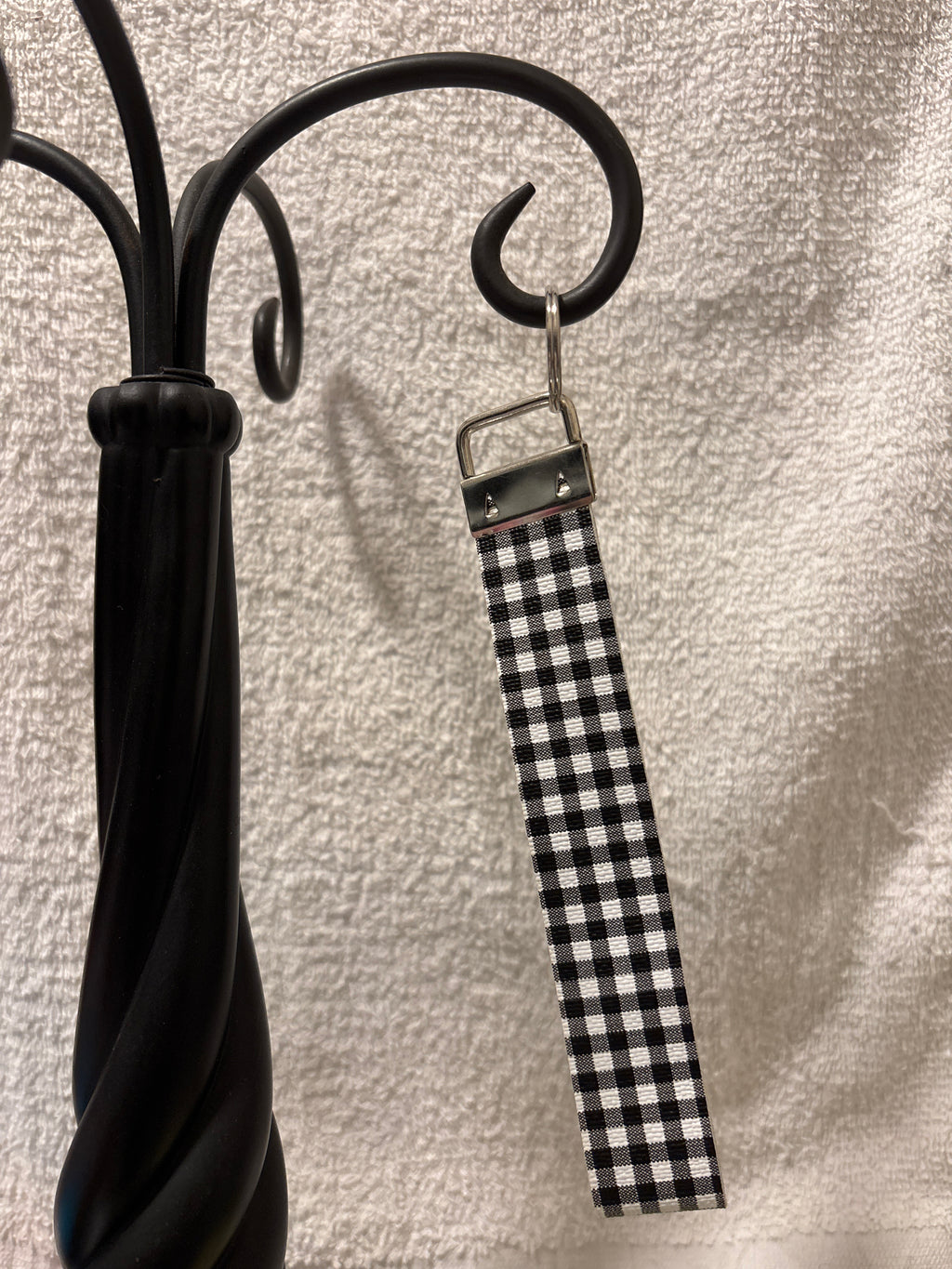 Keychain -faux leather wristlet (Checkered)
