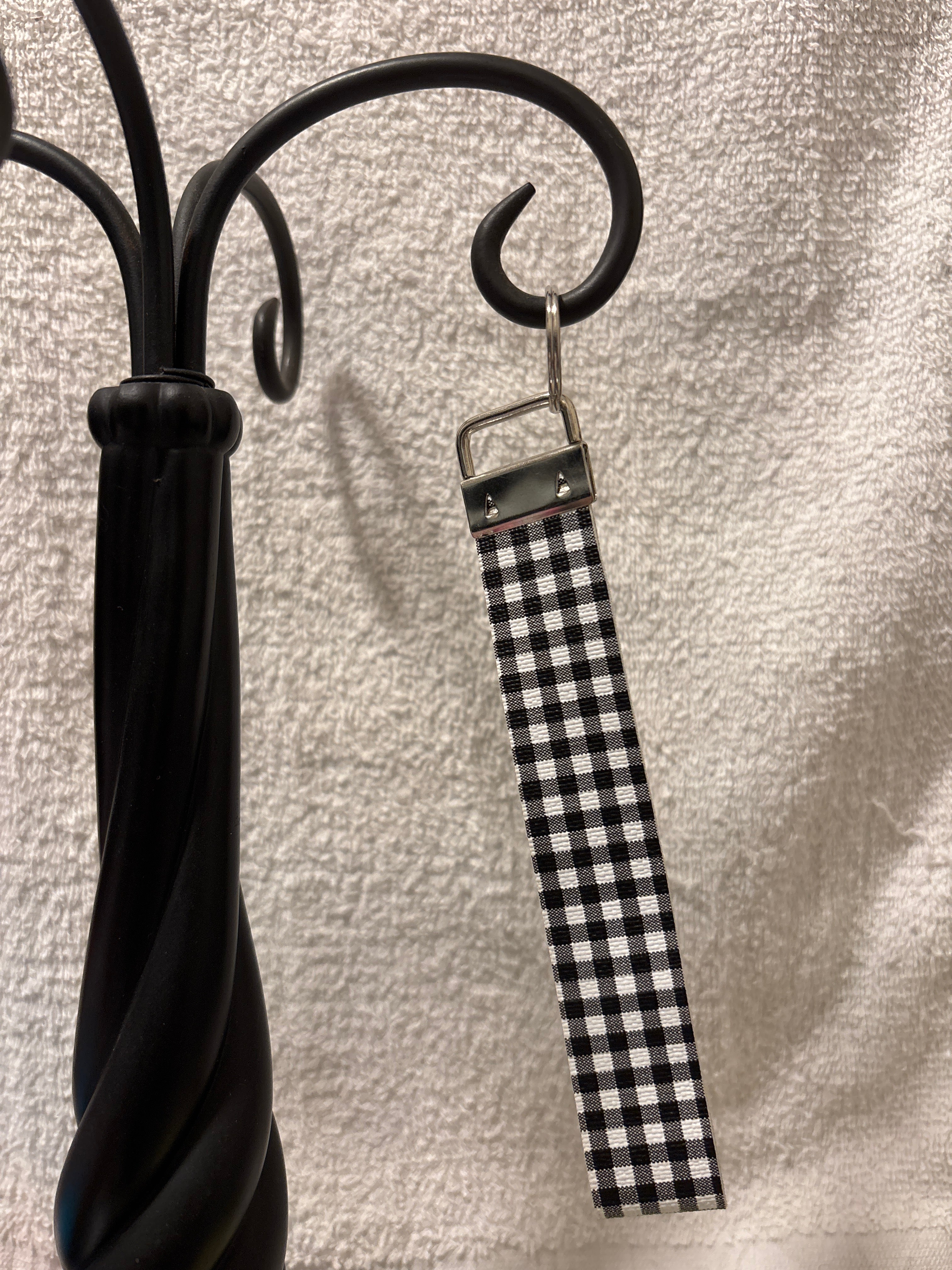 Keychain -faux leather wristlet (Checkered)