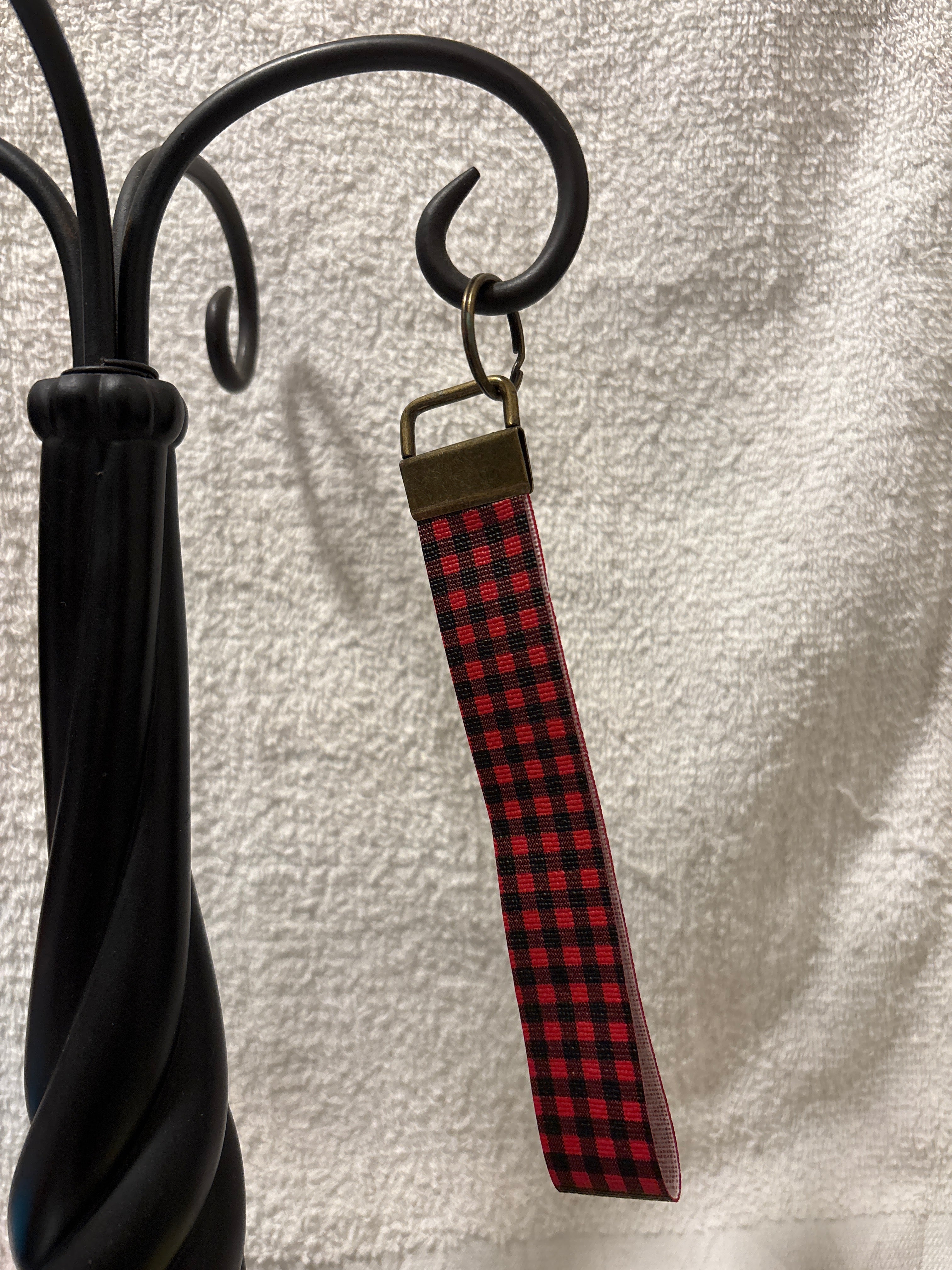 Keychain -faux leather wristlet (Checkered)