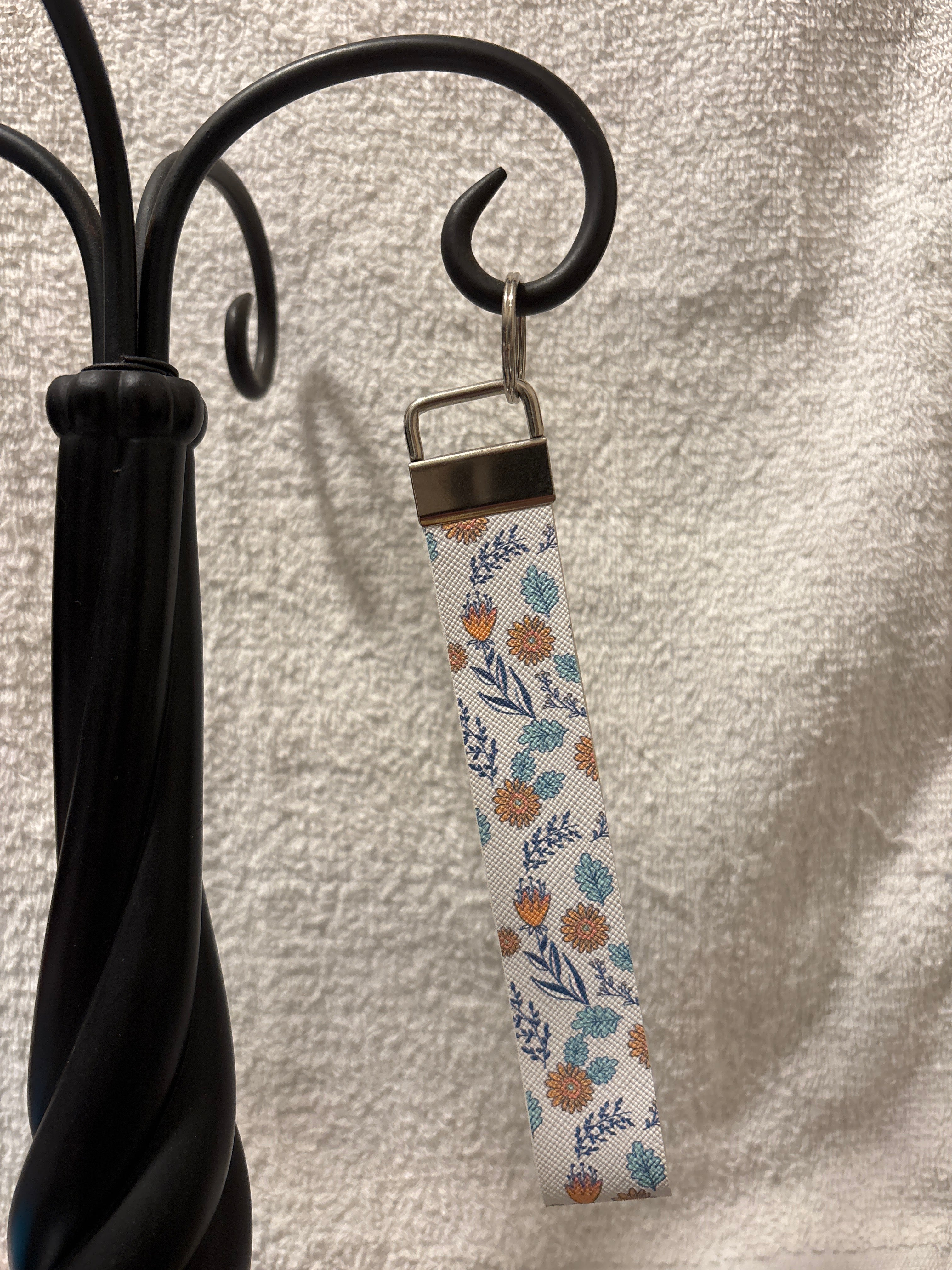 Keychain-faux leather wristlet Muli-color