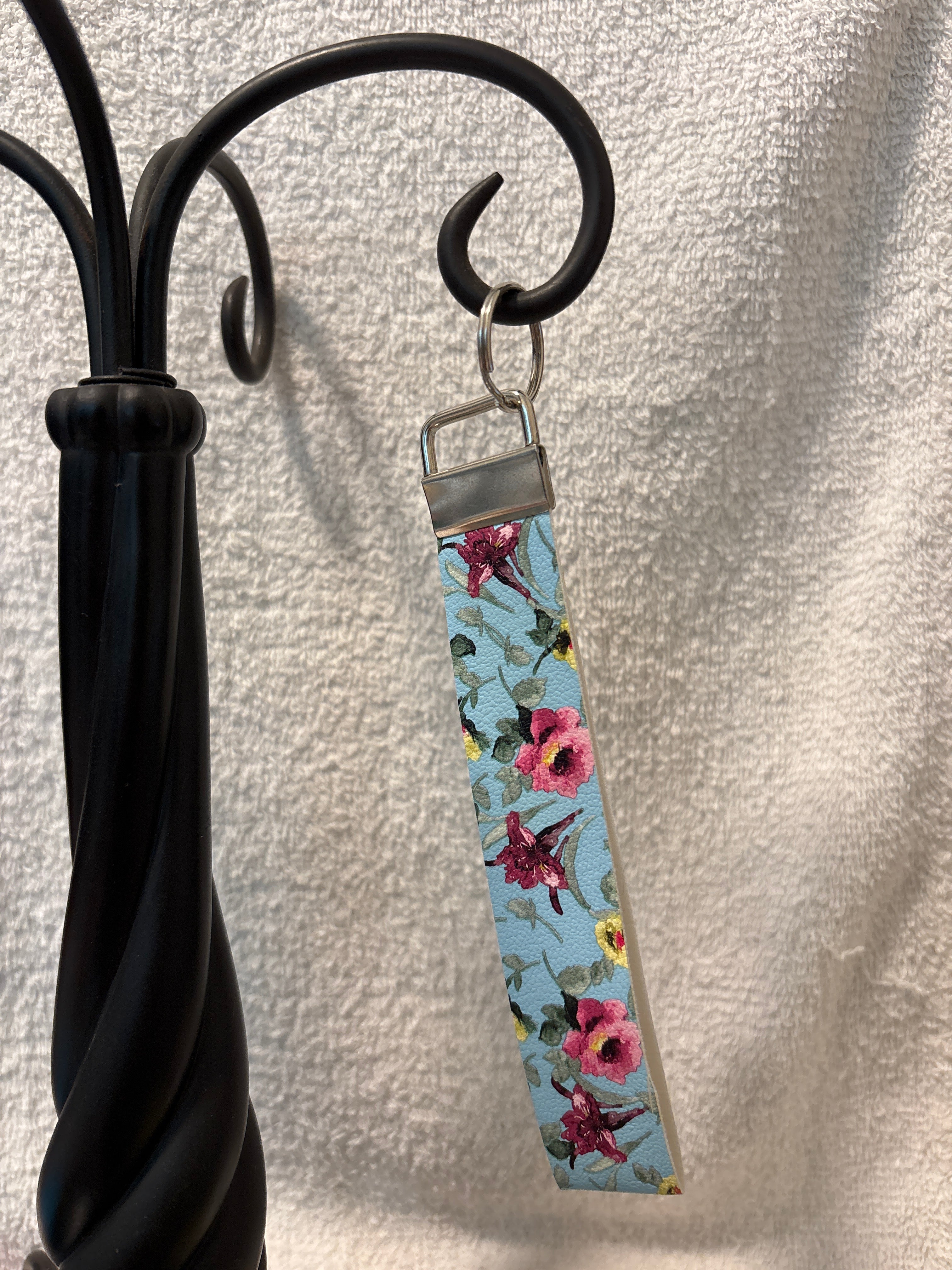 Keychain-faux leather wristlet Muli-color