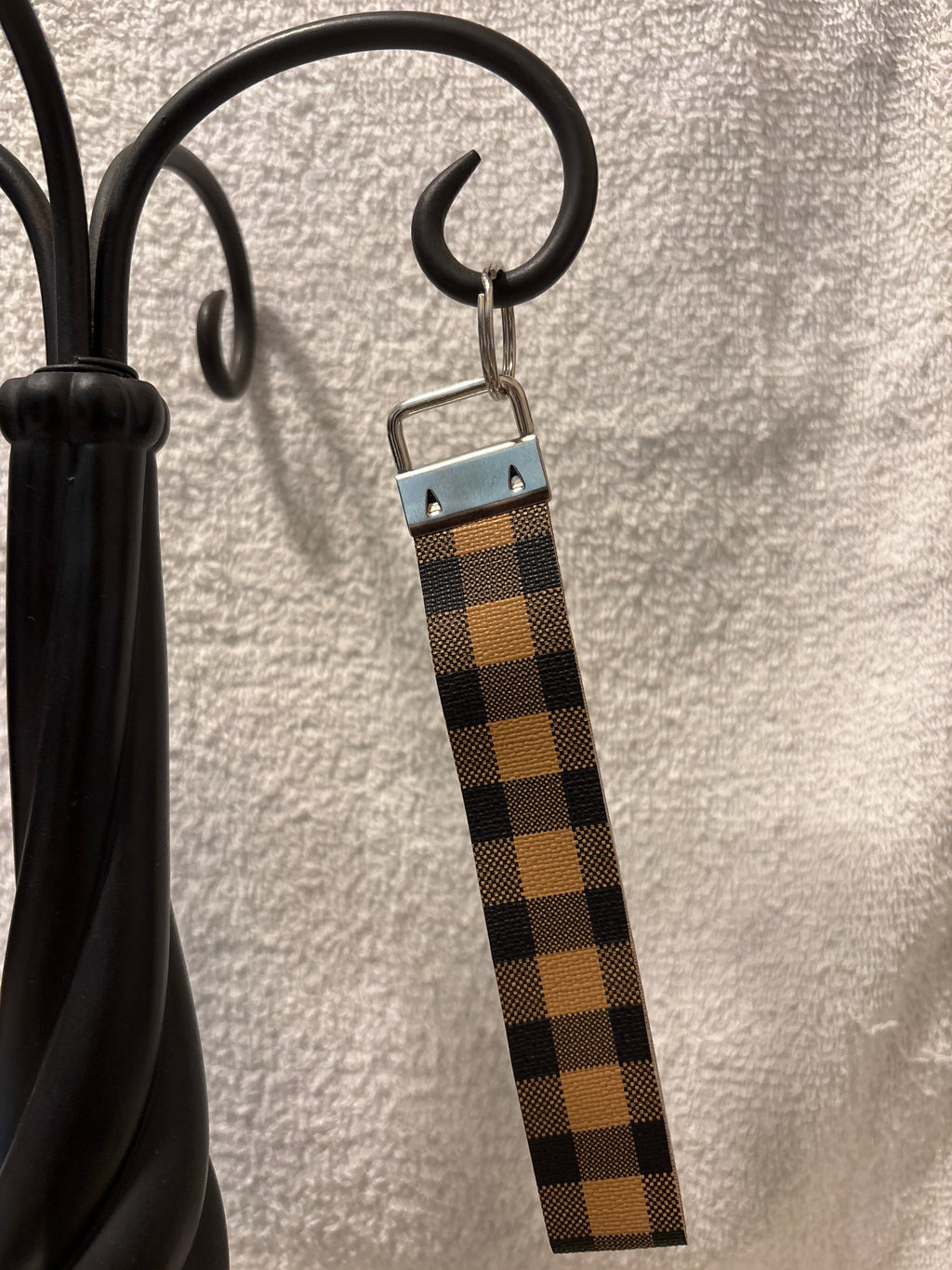 Keychain -faux leather wristlet (Checkered)