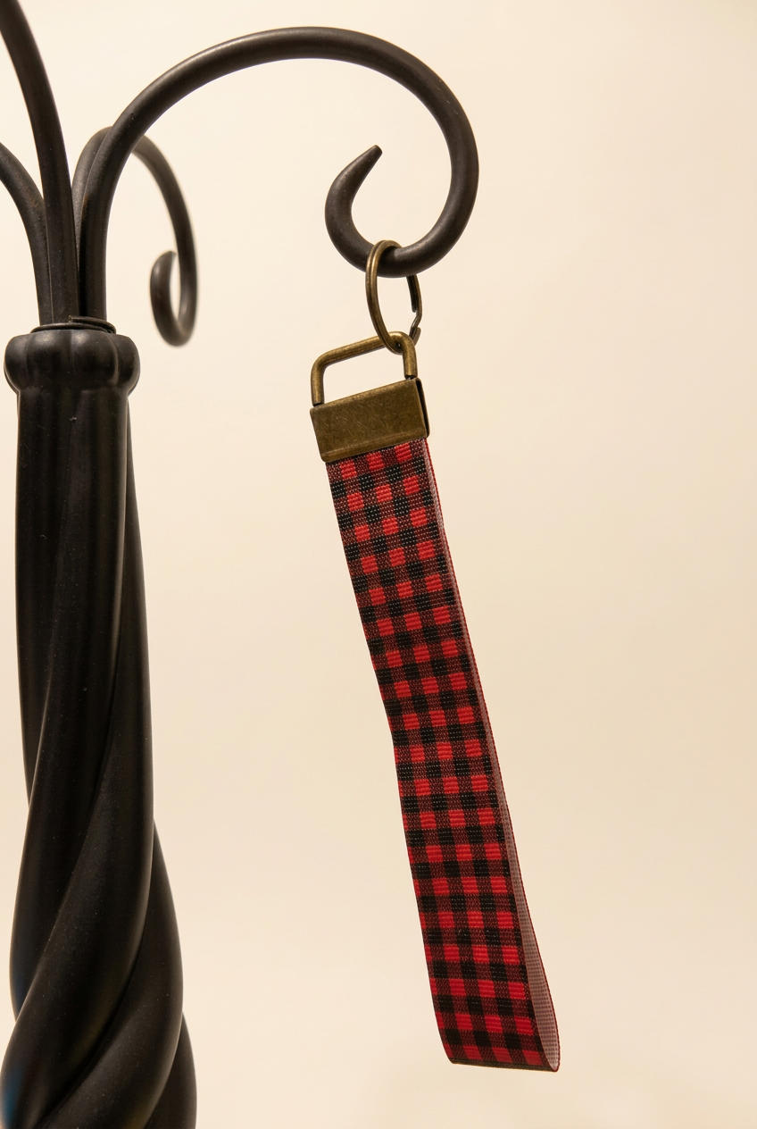 Keychain -faux leather wristlet (Checkered)
